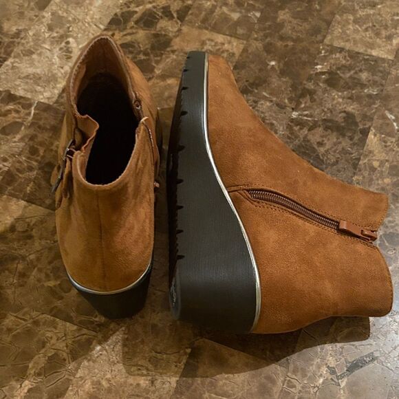 Elegant Brown Ankle Booties with Buckle Detail - Picture 5 of 5